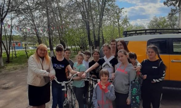 Прихожане Успенского храма передали воспитанникам школы-интерната №4 велосипеды