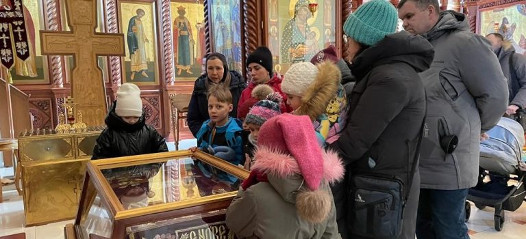Воспитанники воскресной школы совершили поездку в Петропавловский женский монастырь
