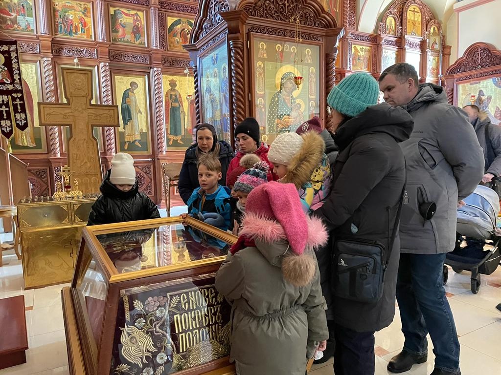 Воспитанники воскресной школы совершили поездку в Петропавловский женский монастырь
