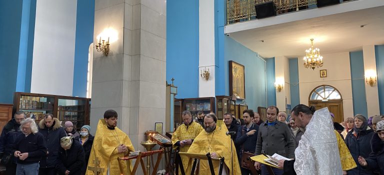 Божественная литургия в день памяти собора новомучеников и исповедников Церкви Русской