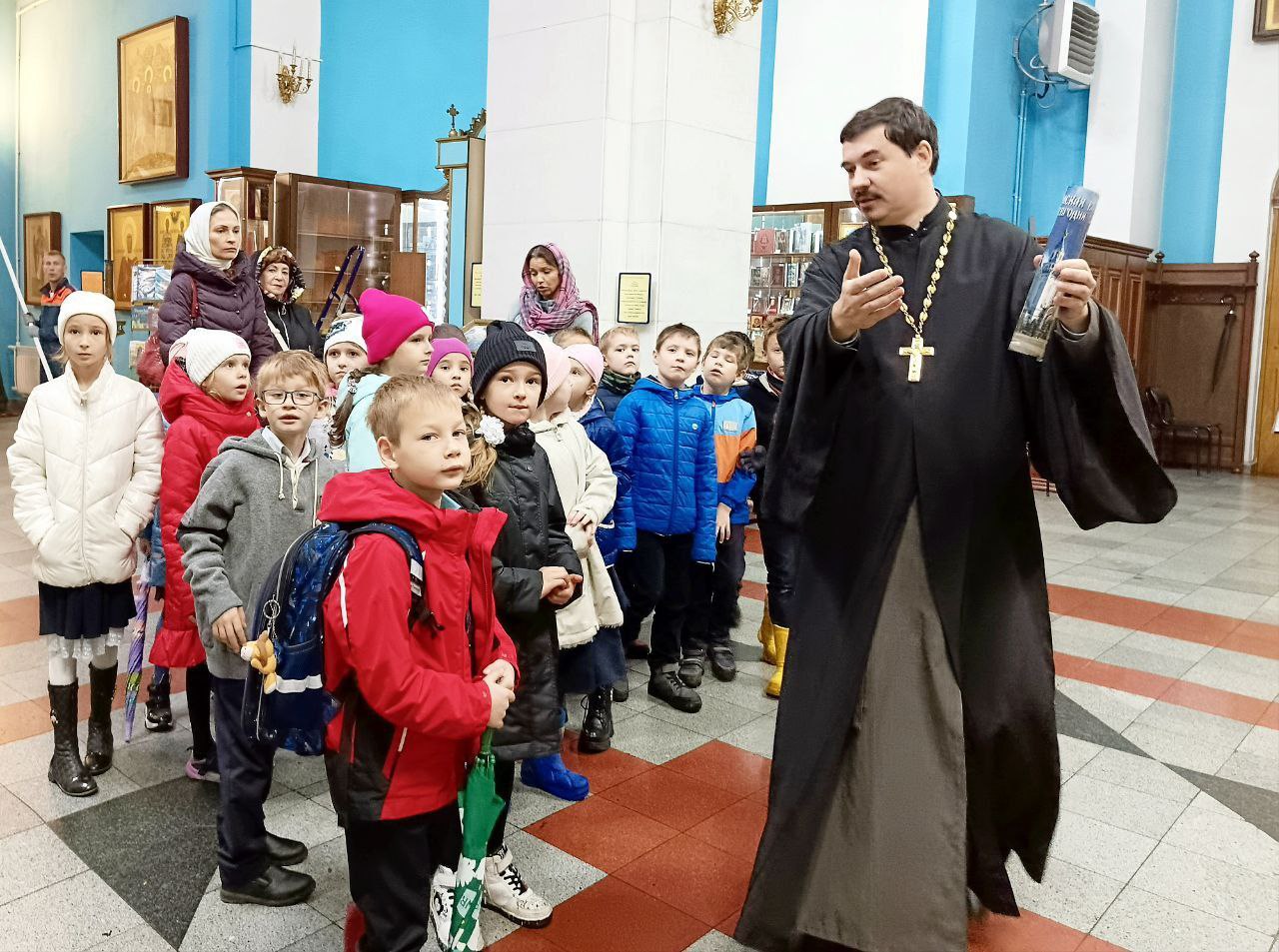 Ученики Русской классической школы посетили экскурсию в Успенском соборе