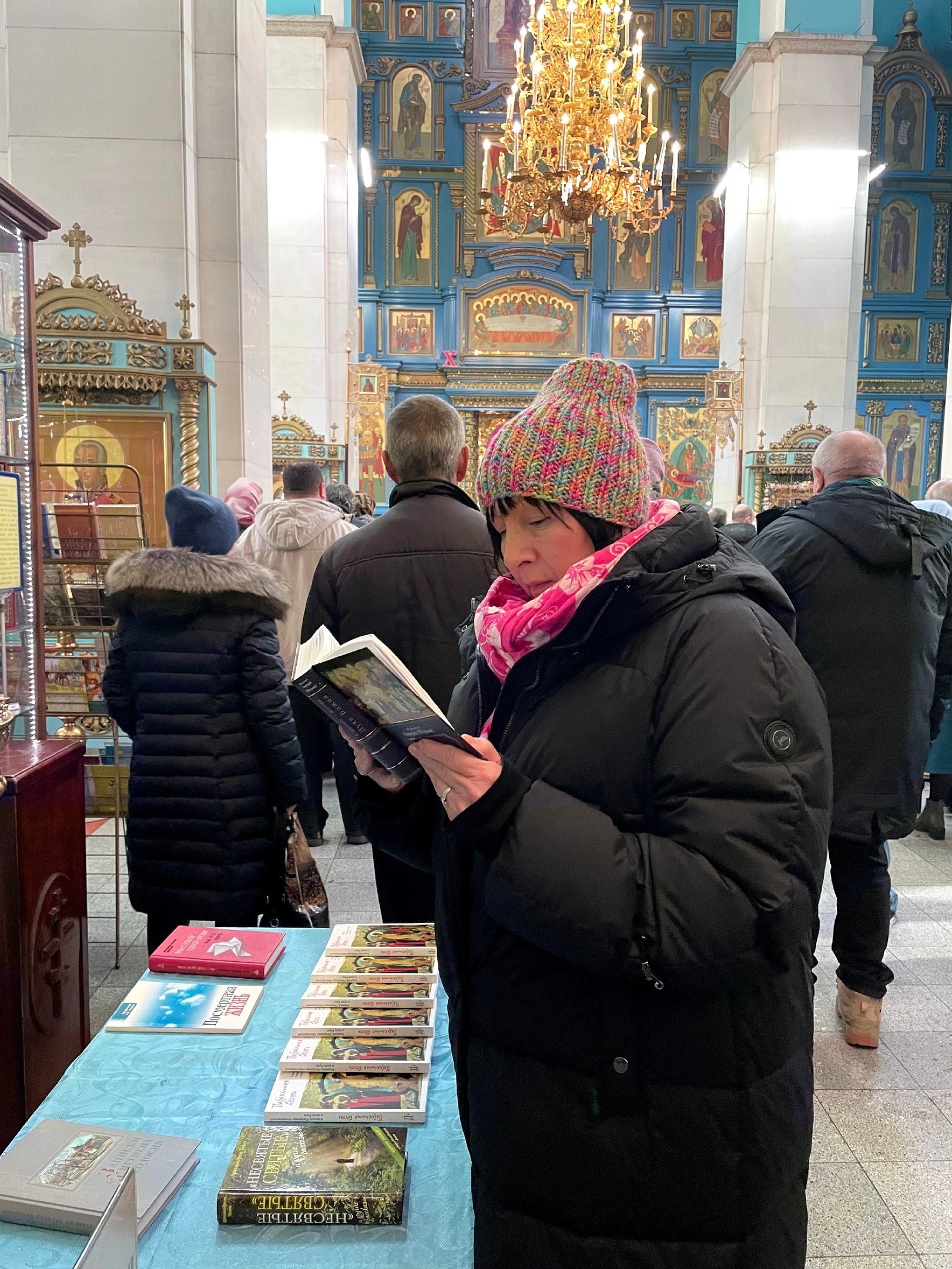 Акция «Стол книголюбов» прошла в Успенском храме