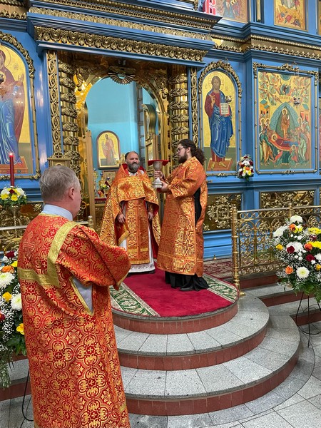 Пасхальное богослужение состоялось в Градо-Хабаровском соборе Успения Божией Матери
