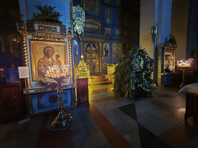 Рождественское богослужение в ночь с 6 на 7 января 2026 года в Успенском соборе