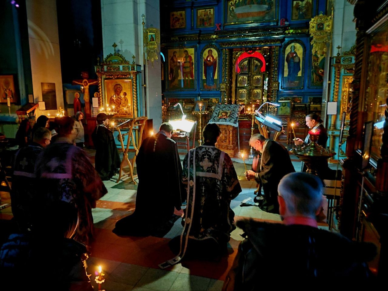 Великое повечерие с чтением Покаянного канона преподобного Андрея Критского в Успенском соборе