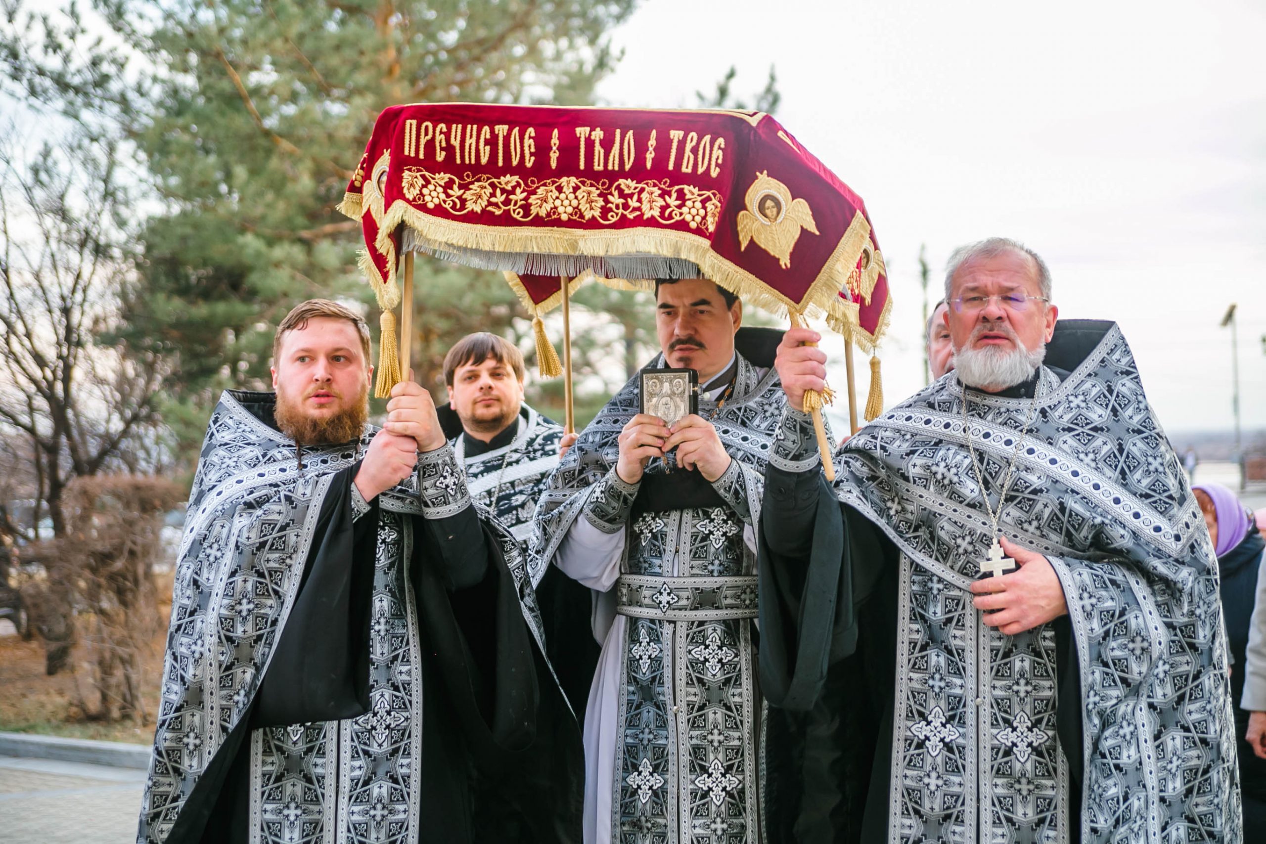 Чин погребения Плащаницы в Успенском соборе