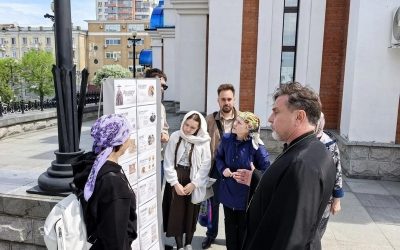 Священники и прихожане Успенского собора вышли с миссией на Комсомольскую площадь