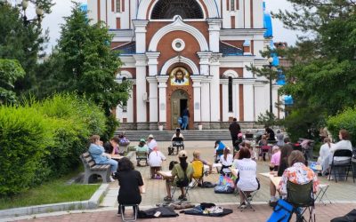 Конкурс-пленэр «Свет храмов России» стартовал в Успенском соборе
