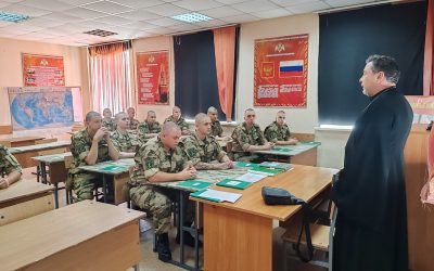 Клирик Успенского собора рассказал воинам о духовном вреде сквернословия